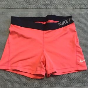 Women’s Nike Pros